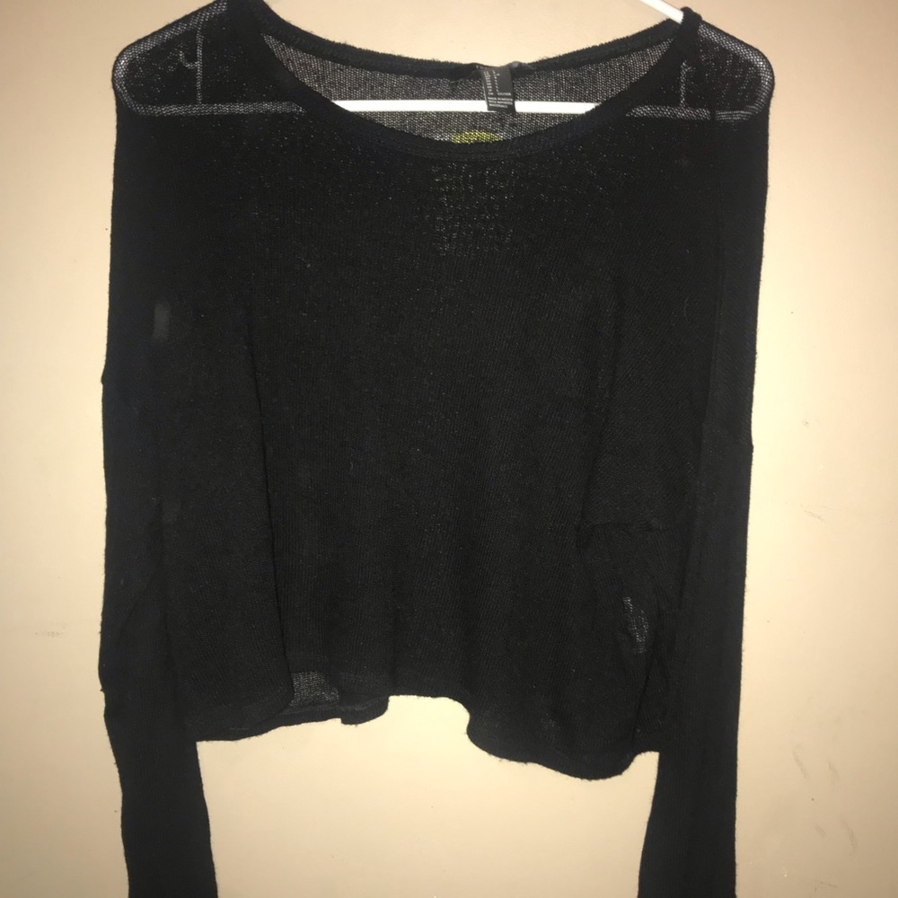 Black croptop